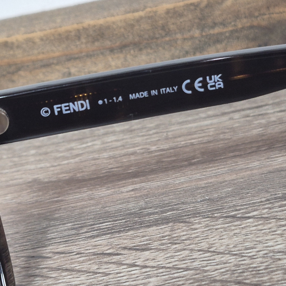 FENDI Sunglasses FE40087U, 55-16 140, Cat Eye, Authentic - Picture 8 of 9
